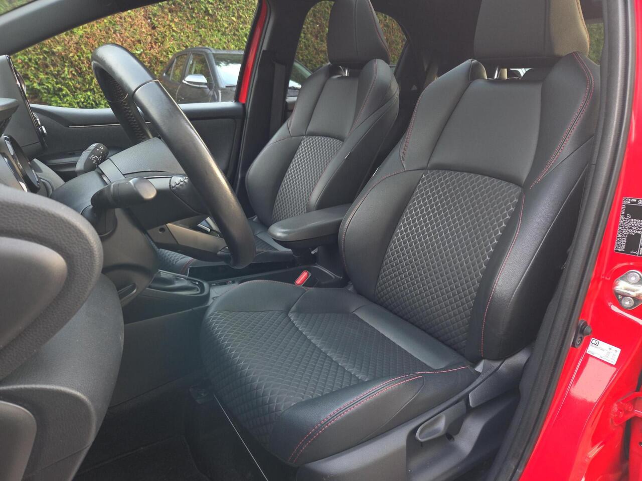 Toyota YARIS 1.5 Hybrid Executive | Panorama | Head Up | Apple CarPlay | Rijklaar incl. garantie |