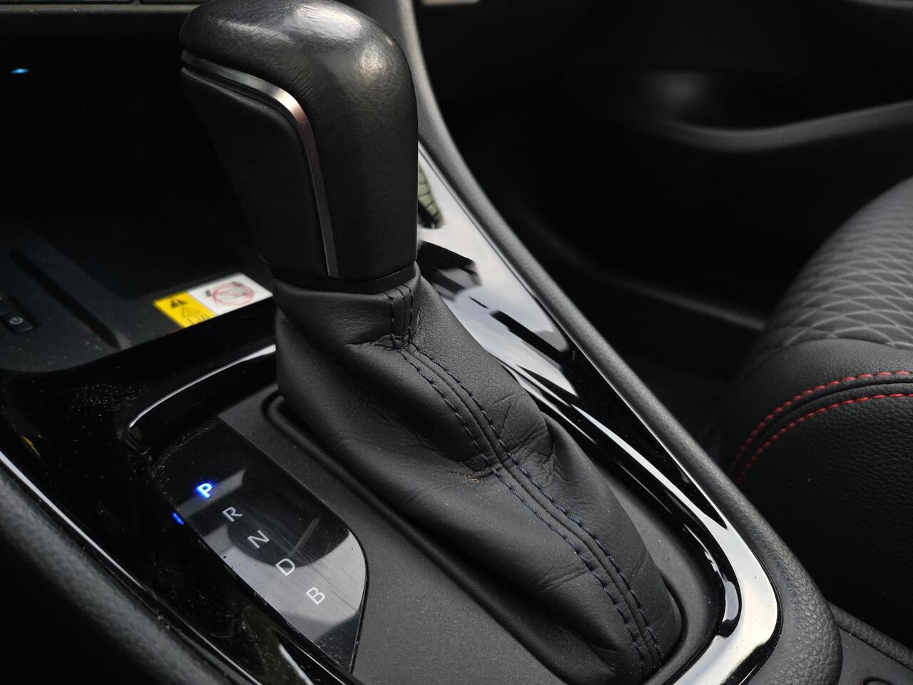 Toyota YARIS 1.5 Hybrid Executive | Panorama | Head Up | Apple CarPlay | Rijklaar incl. garantie |