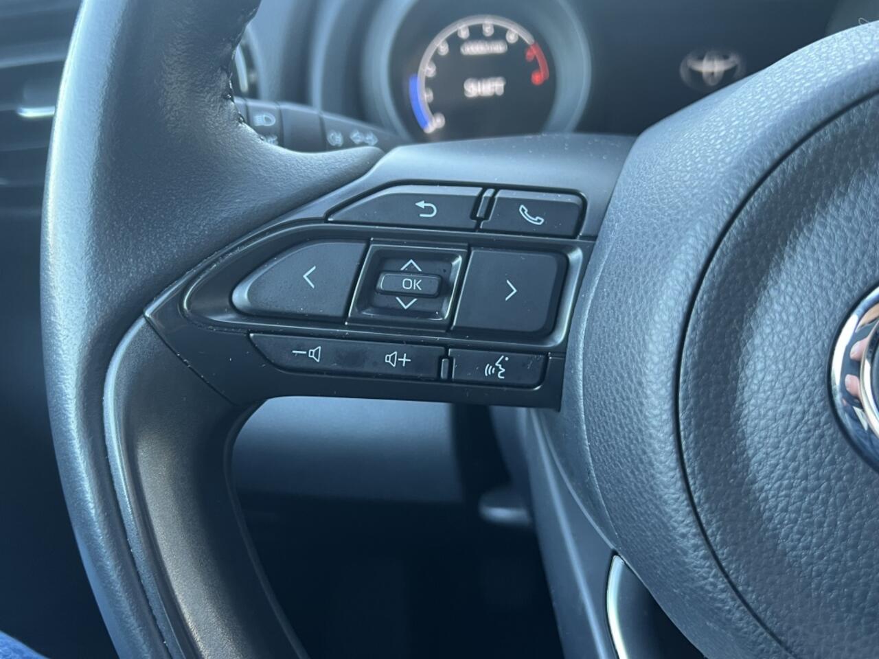 Toyota YARIS 1.5 VVT-i TeamNL | Keyless | Led | Adaptive Cruise