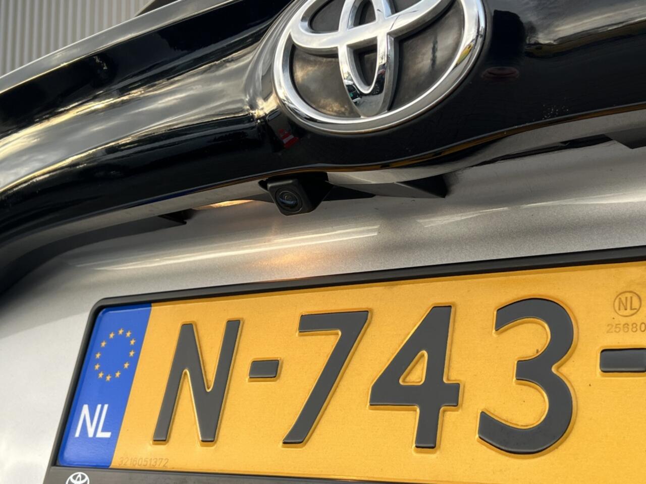 Toyota YARIS 1.5 VVT-i TeamNL | Keyless | Led | Adaptive Cruise