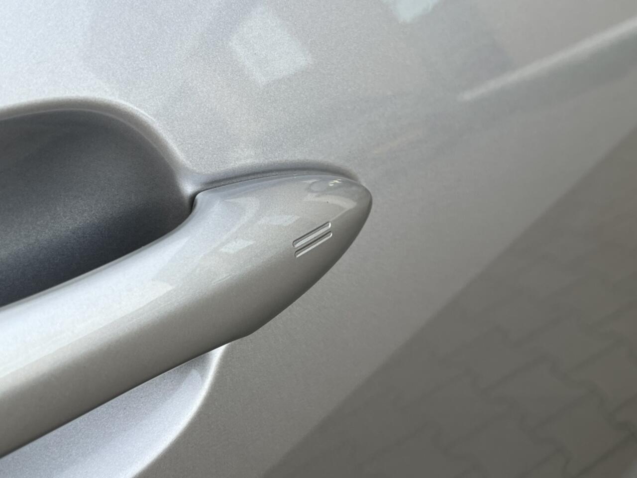 Toyota YARIS 1.5 VVT-i TeamNL | Keyless | Led | Adaptive Cruise