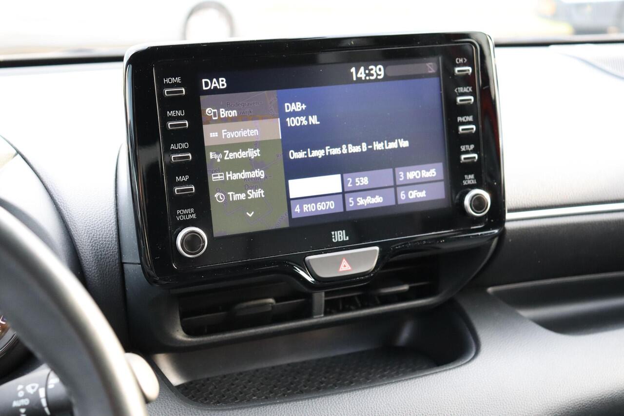 Toyota YARIS 1.5 Hybrid Launch Edition,Trekhaak,Stoelverwarming ,Apple Carplay / Android Auto, parkeersensoren, Climate control, Navi, JBL.