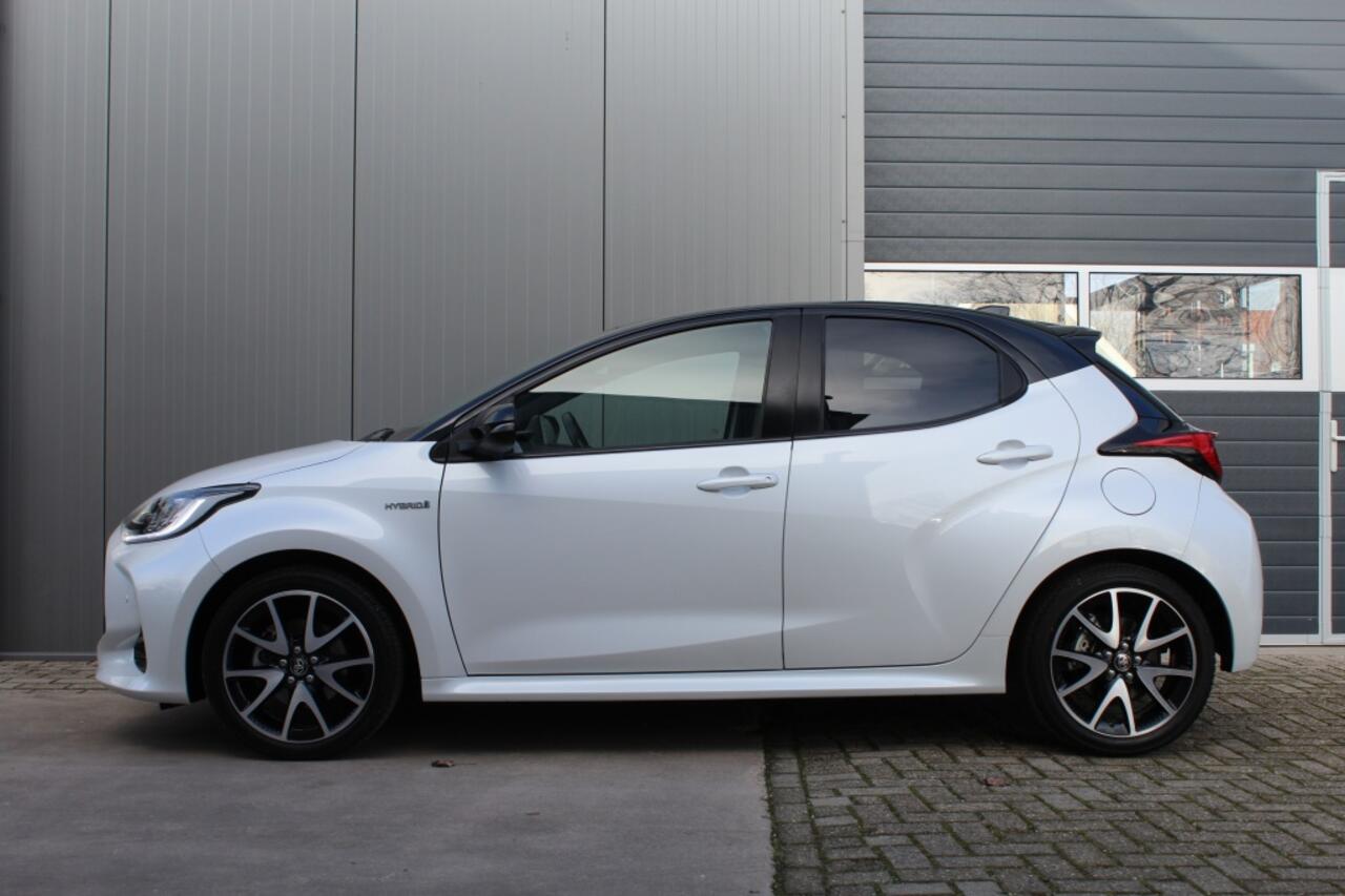 Toyota YARIS 1.5 Hybrid Style+ / Bi-Tone / afn. Trekhaak / PDC / BSM