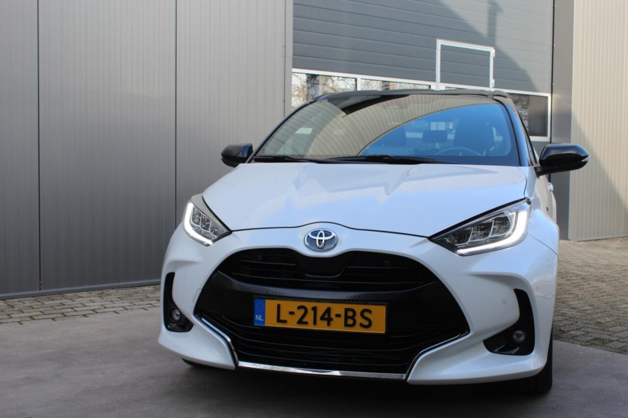 Toyota YARIS 1.5 Hybrid Style+ / Bi-Tone / afn. Trekhaak / PDC / BSM