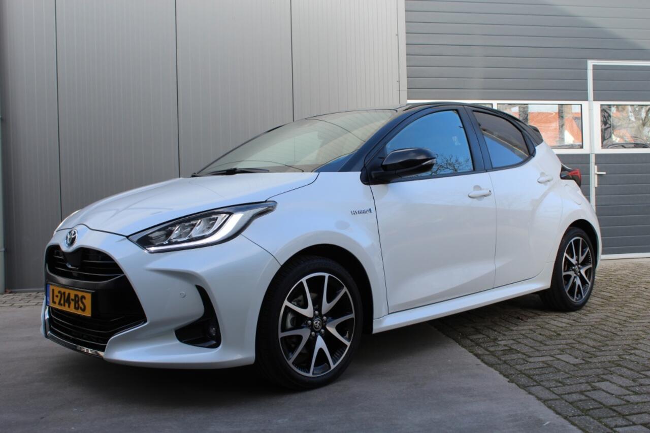Toyota YARIS 1.5 Hybrid Style+ / Bi-Tone / afn. Trekhaak / PDC / BSM