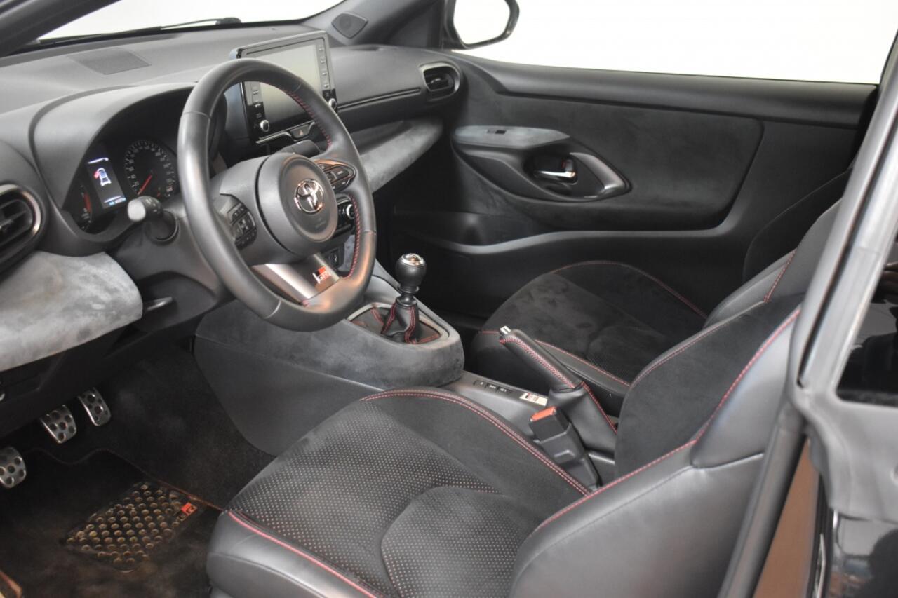 Toyota YARIS 1.6 GR-Sport Performance