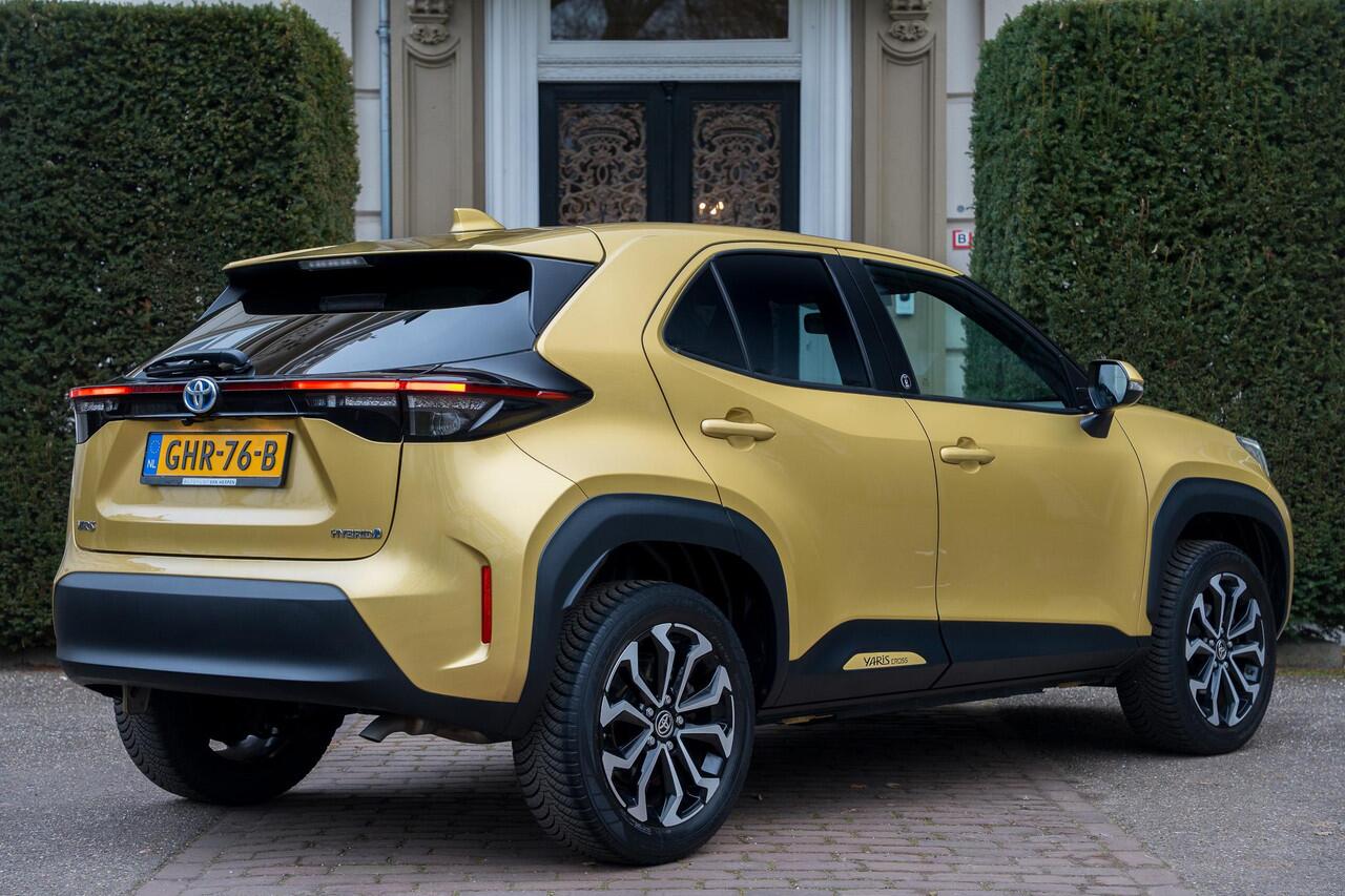 Toyota YARIS Cross 1.5 Hybrid Dynamic ADAPTIVE | CAMERA | CARPLAY | STUURVERW| NIEUWSTAAT