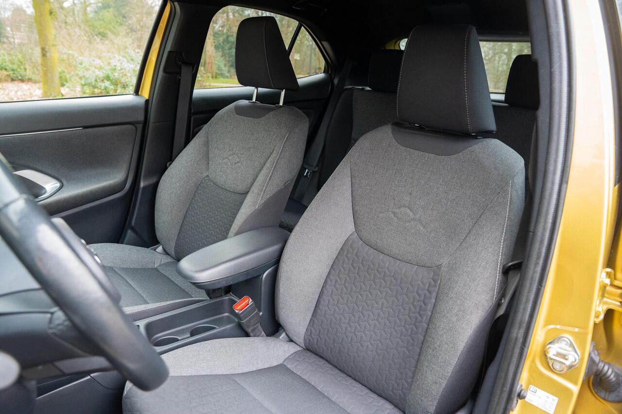 Toyota YARIS Cross 1.5 Hybrid Dynamic ADAPTIVE | CAMERA | CARPLAY | STUURVERW| NIEUWSTAAT