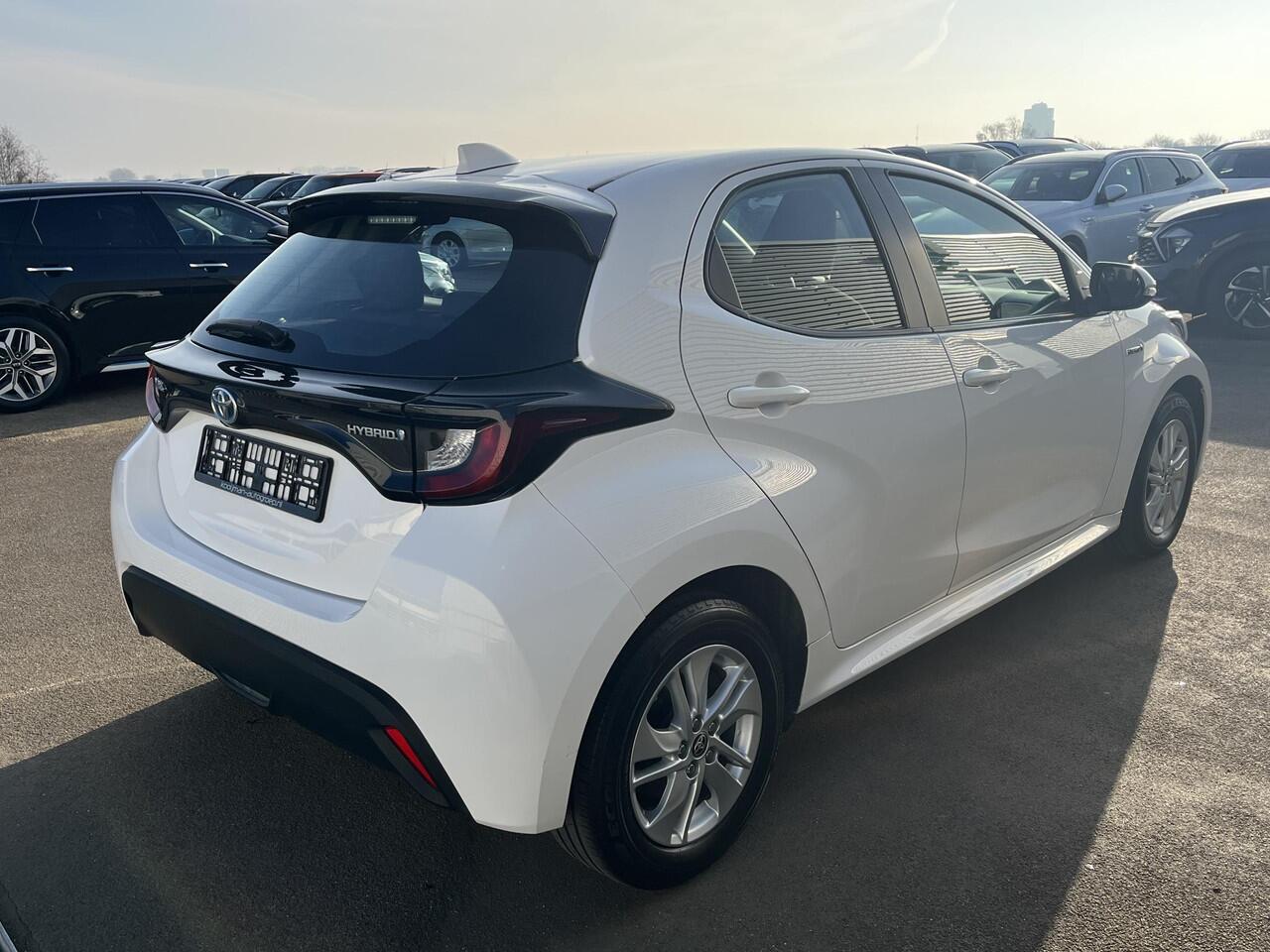 Toyota YARIS 1.5 Hybrid Business Plus Apple Carplay en/of Android auto navigatie, Stoelverwarming, Adaptieve cruise control, Achteruitrijcamera, Climate control