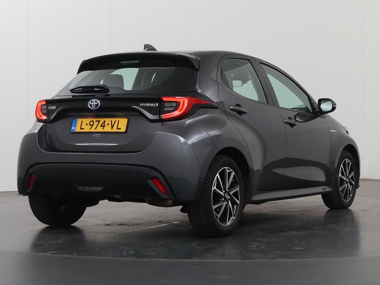 Toyota YARIS 1.5 Hybrid Dynamic | Navigatie | Parkeercamera | Climate Control | Cruise Control | Keyless Entry/Go | Apple Carplay/Android Auto |