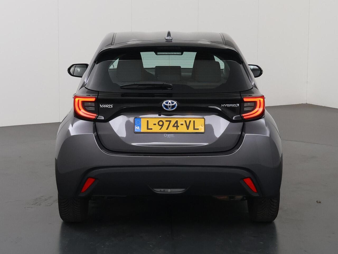 Toyota YARIS 1.5 Hybrid Dynamic | Navigatie | Parkeercamera | Climate Control | Cruise Control | Keyless Entry/Go | Apple Carplay/Android Auto |
