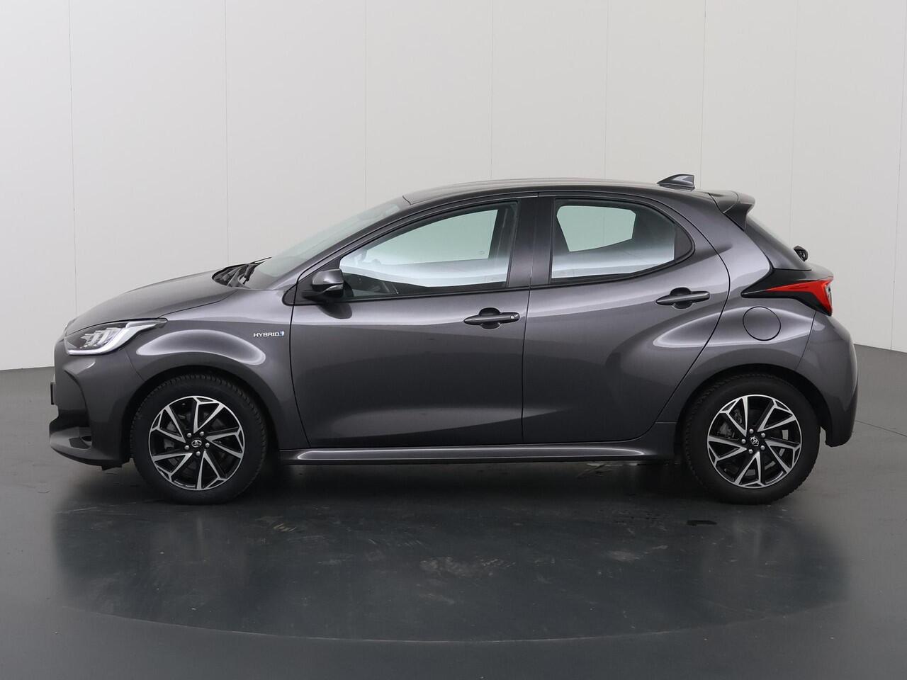 Toyota YARIS 1.5 Hybrid Dynamic | Navigatie | Parkeercamera | Climate Control | Cruise Control | Keyless Entry/Go | Apple Carplay/Android Auto |