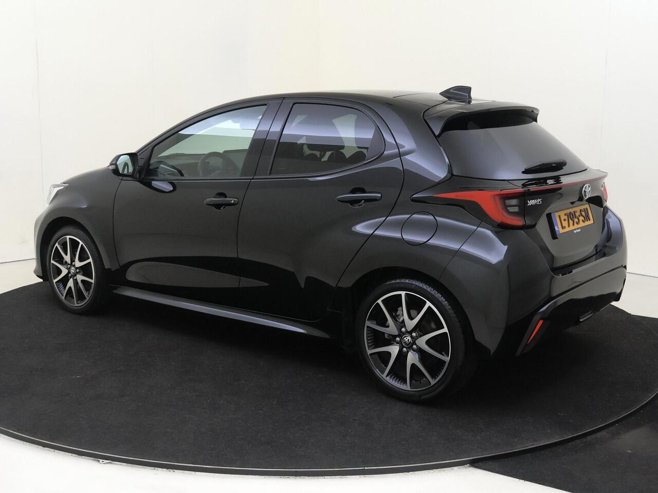 Toyota YARIS 1.5 Hybrid Executive | Automaat | Lichtmetalen velgen