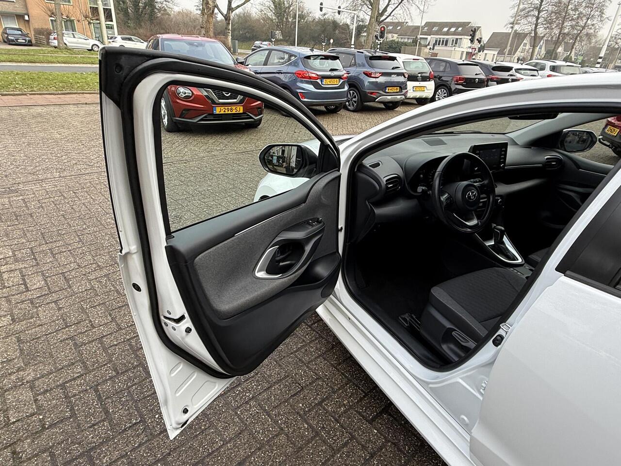 Toyota YARIS 1.5 Hybrid Active / Airco clima/ Apple carplay/ Camera/ Cruise/