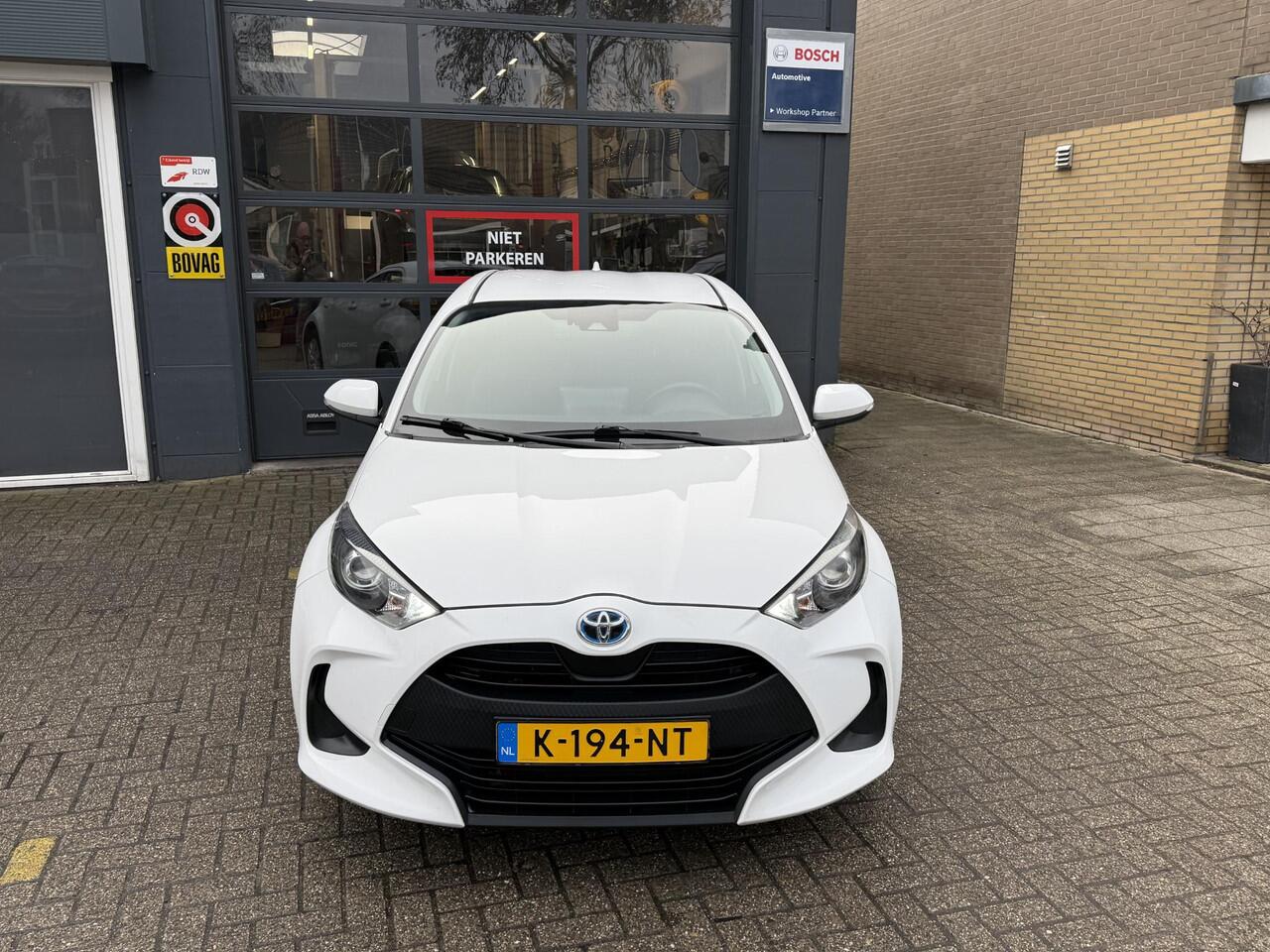 Toyota YARIS 1.5 Hybrid Active / Airco clima/ Apple carplay/ Camera/ Cruise/