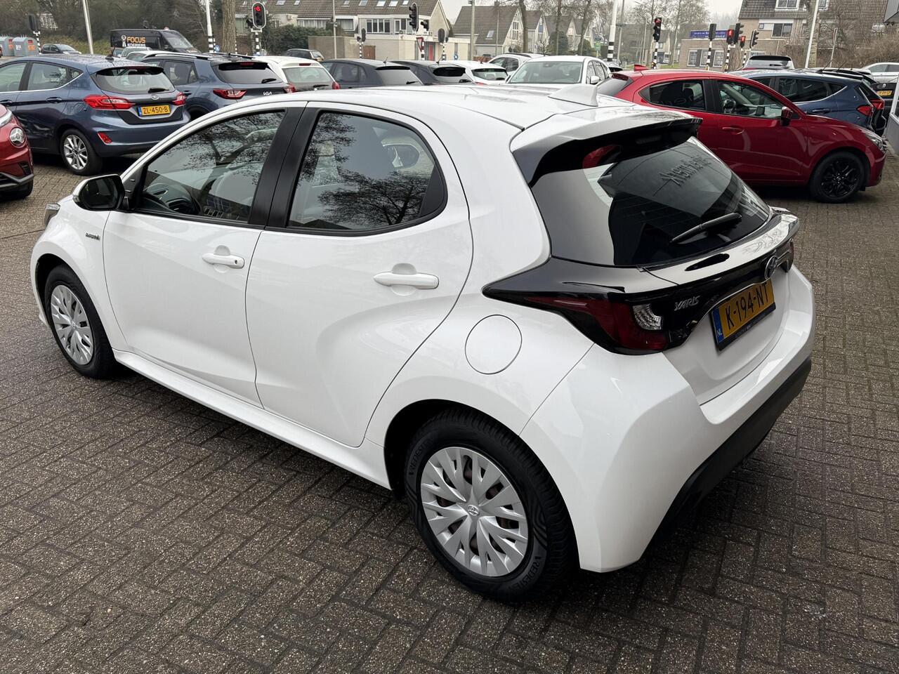 Toyota YARIS 1.5 Hybrid Active / Airco clima/ Apple carplay/ Camera/ Cruise/