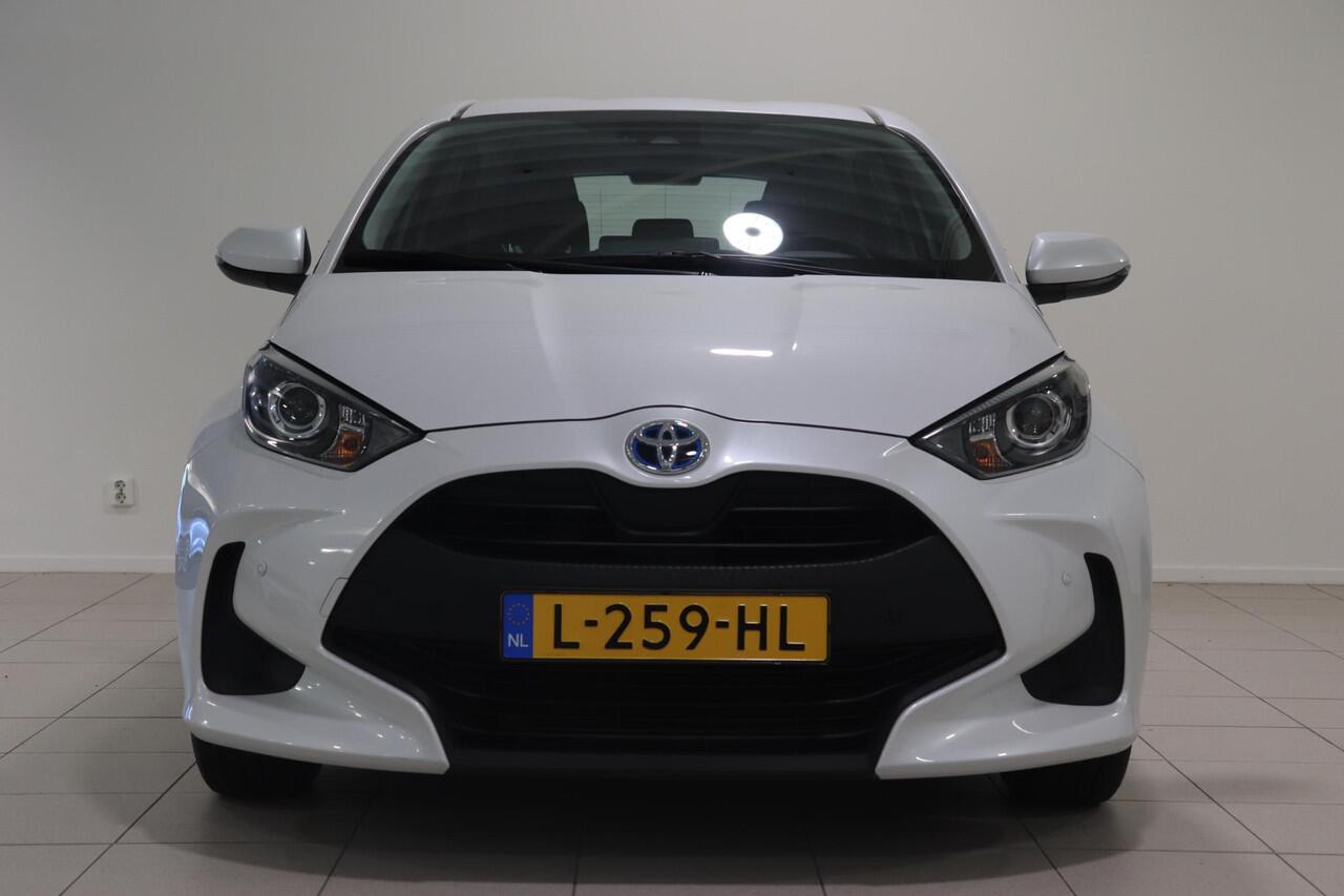 Toyota YARIS 1.5 Hybrid Active, Trekhaak, Parkeersensoren, DAB, Apple Carplay / Android Auto, Camera!
