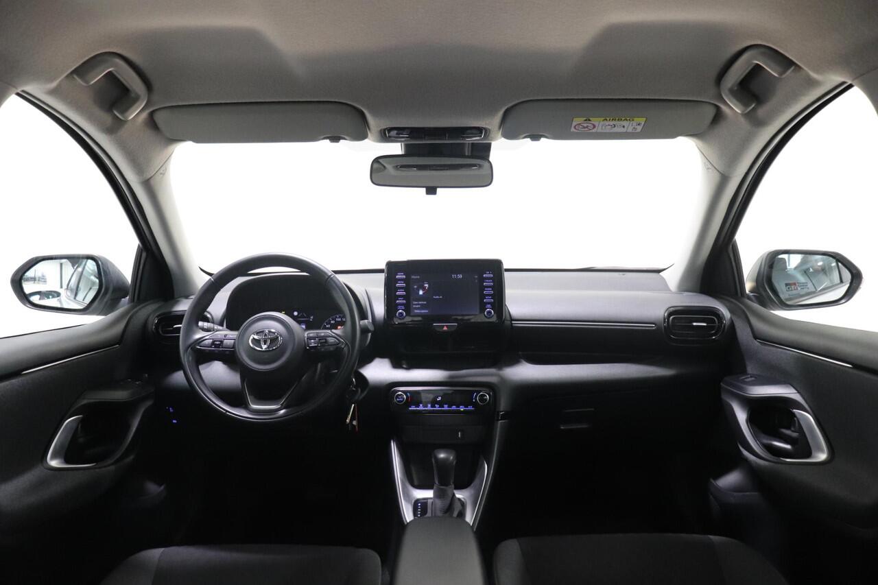 Toyota YARIS 1.5 Hybrid Active, Trekhaak, Parkeersensoren, DAB, Apple Carplay / Android Auto, Camera!