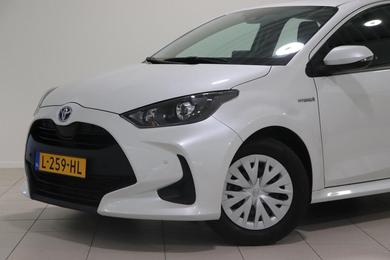 Toyota YARIS 1.5 Hybrid Active, Trekhaak, Parkeersensoren, DAB, Apple Carplay / Android Auto, Camera!