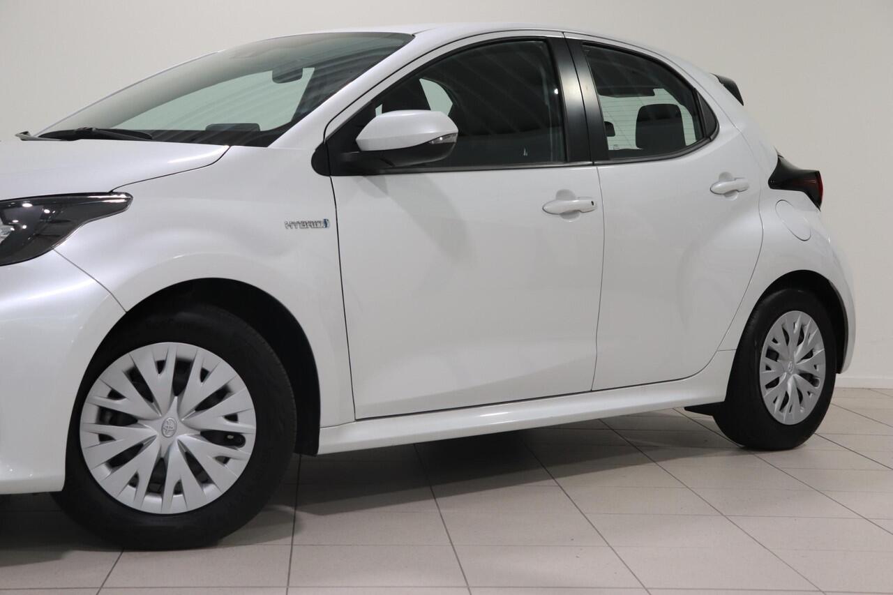 Toyota YARIS 1.5 Hybrid Active, Trekhaak, Parkeersensoren, DAB, Apple Carplay / Android Auto, Camera!