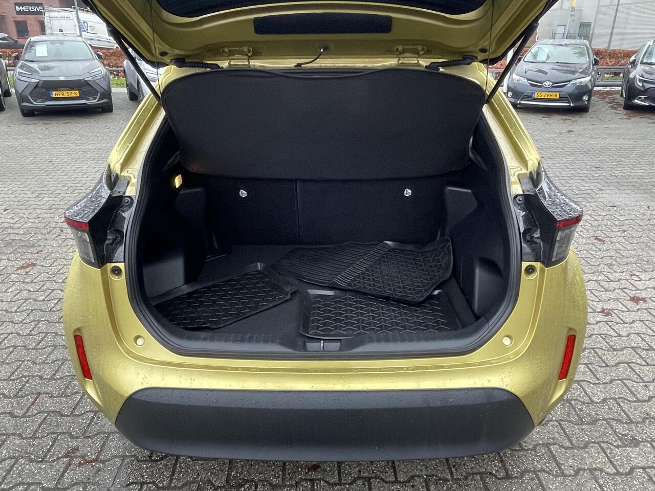 Toyota YARIS Cross 1.5 Hybrid First Edition Winterpack