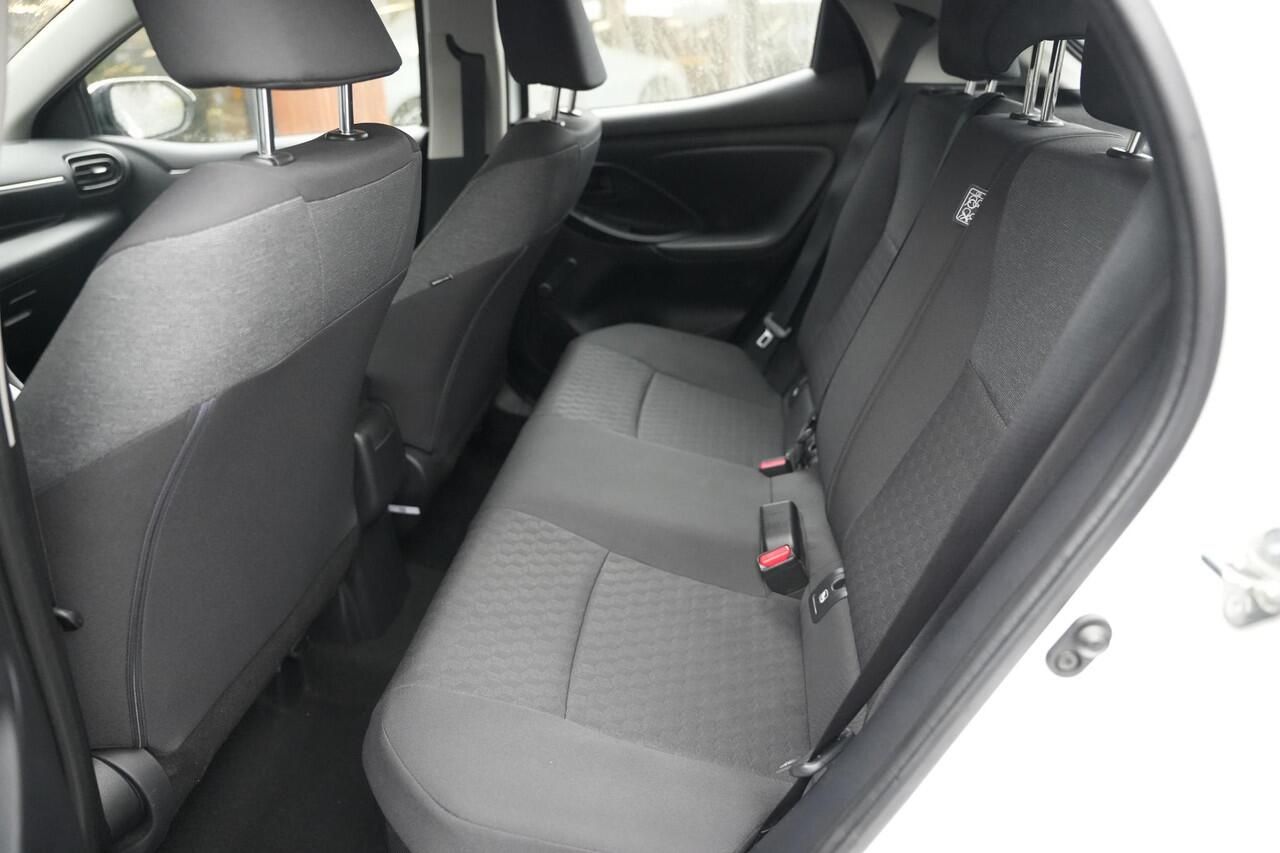 Toyota YARIS 1.5 Hybrid Comfort Navi camera, stoelverwarming assistent