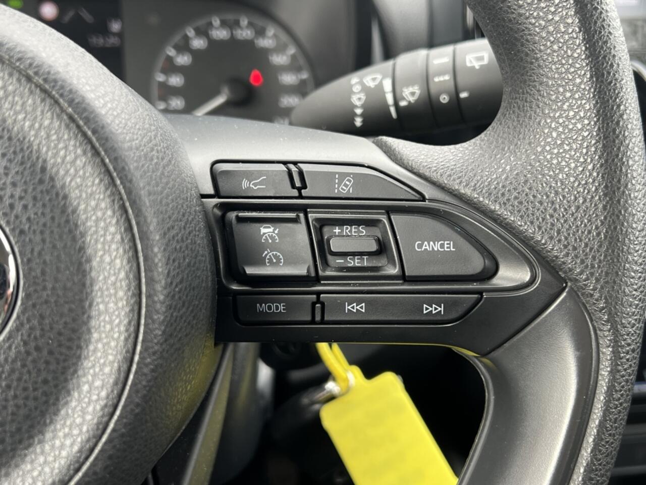 Toyota YARIS 1.5 Hybrid Comfort | All Seasons