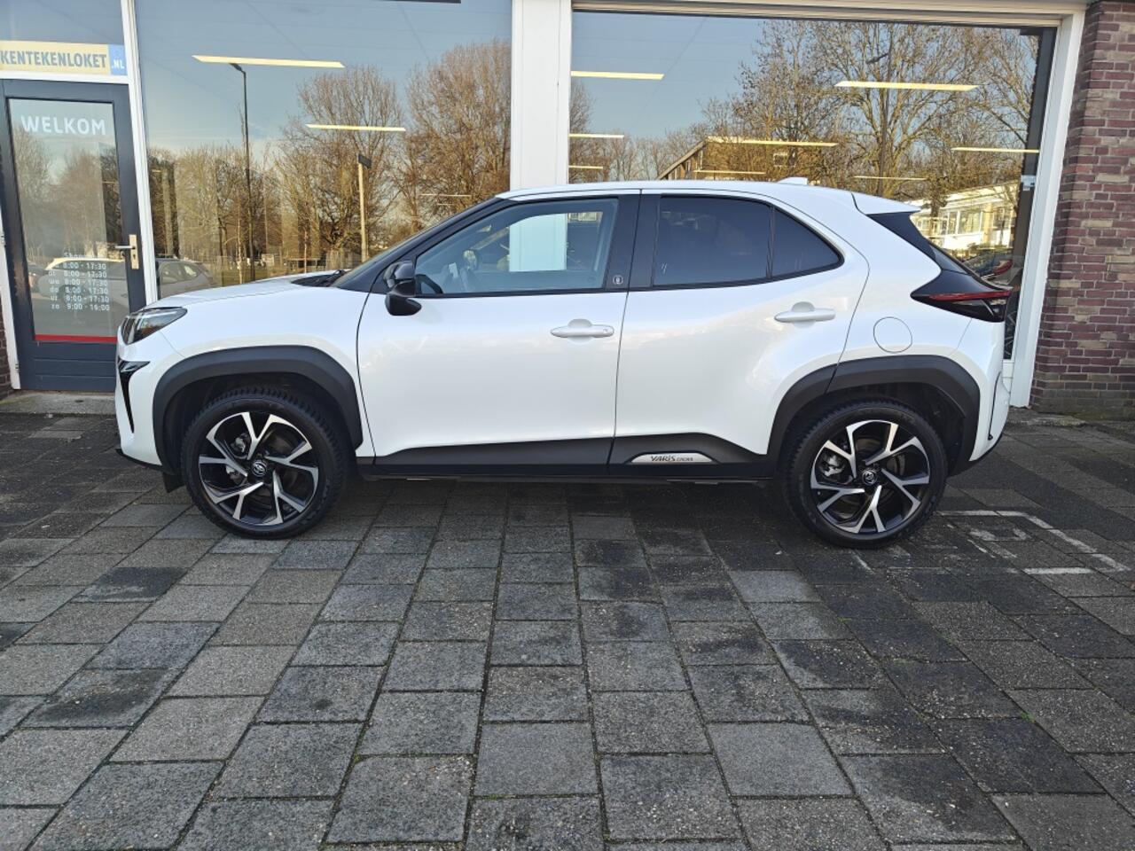 Toyota YARIS Cross Hybrid 2WD Team D