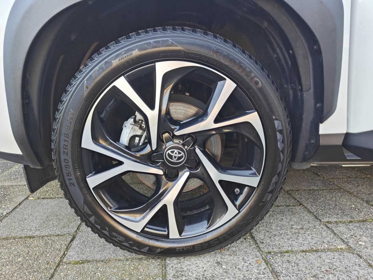 Toyota YARIS Cross Hybrid 2WD Team D