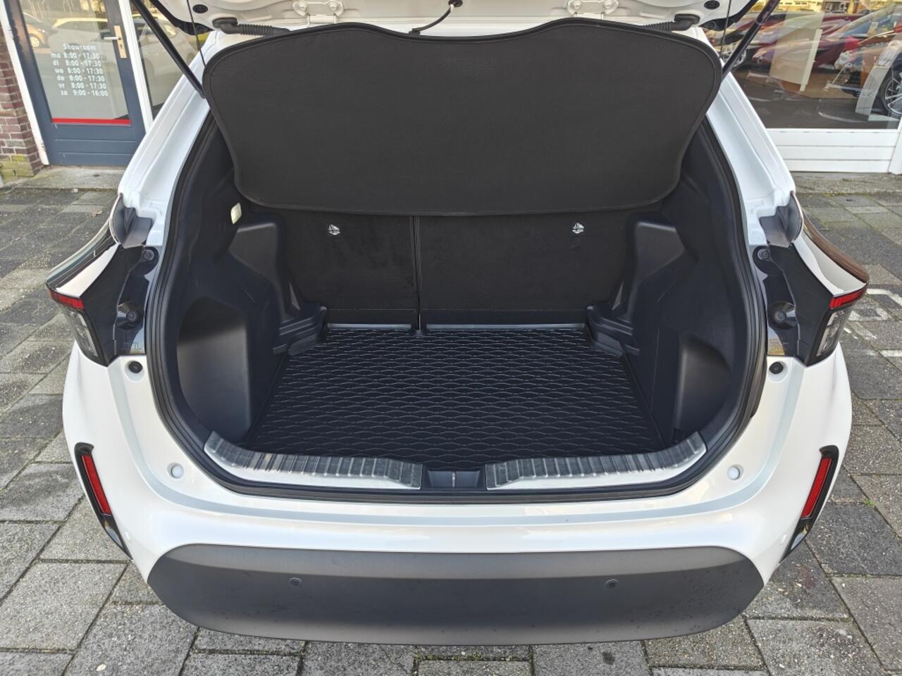 Toyota YARIS Cross Hybrid 2WD Team D