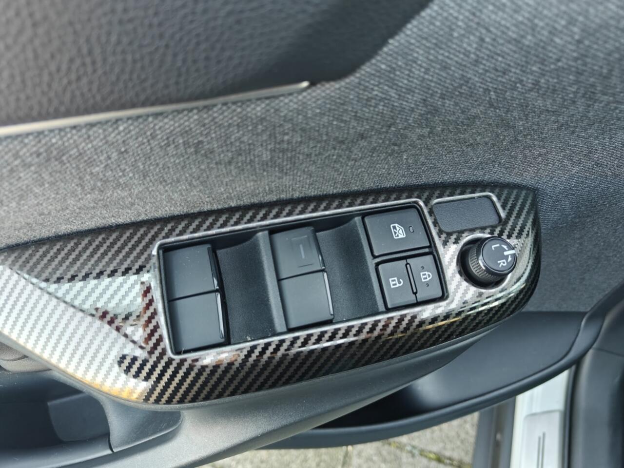 Toyota YARIS Cross Hybrid 2WD Team D