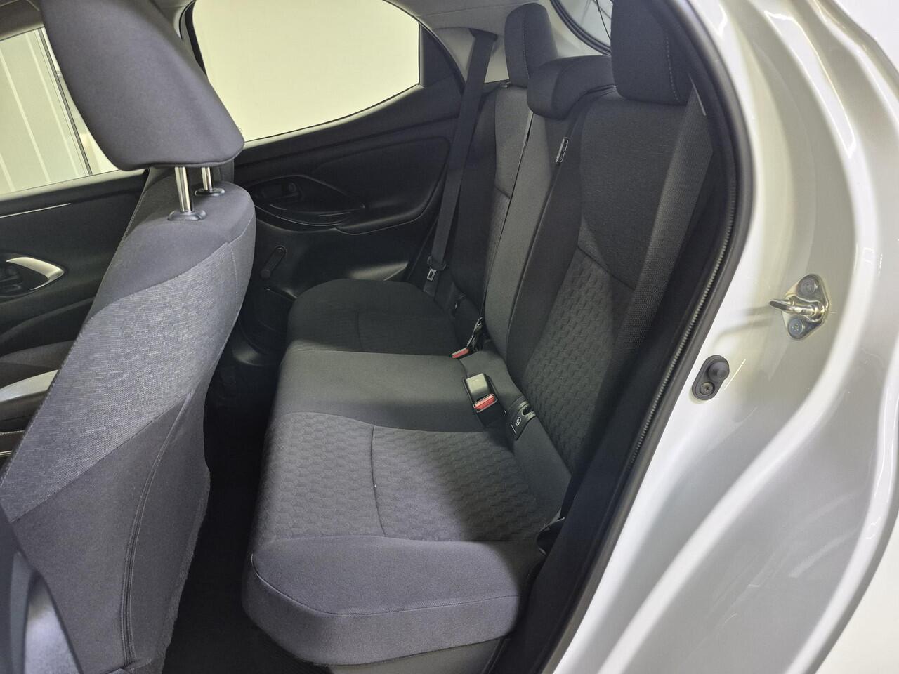 Toyota YARIS 1.5 Hybrid Active | Lichtmetalen velgen | Dealeronderhouden | Adapt cruise | Carplay |