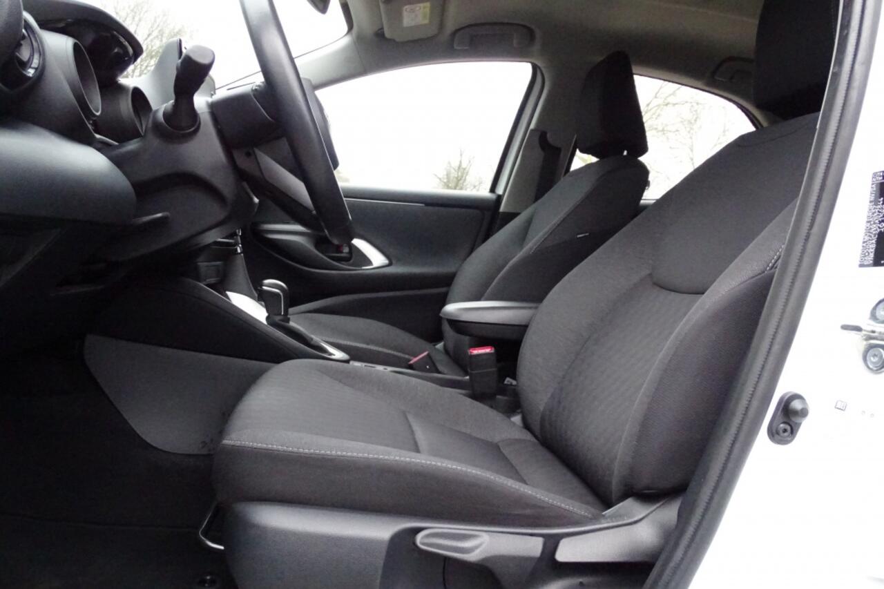 Toyota YARIS 1.5 Hyb. Dynamic CLIMA LED VERL 1e eig