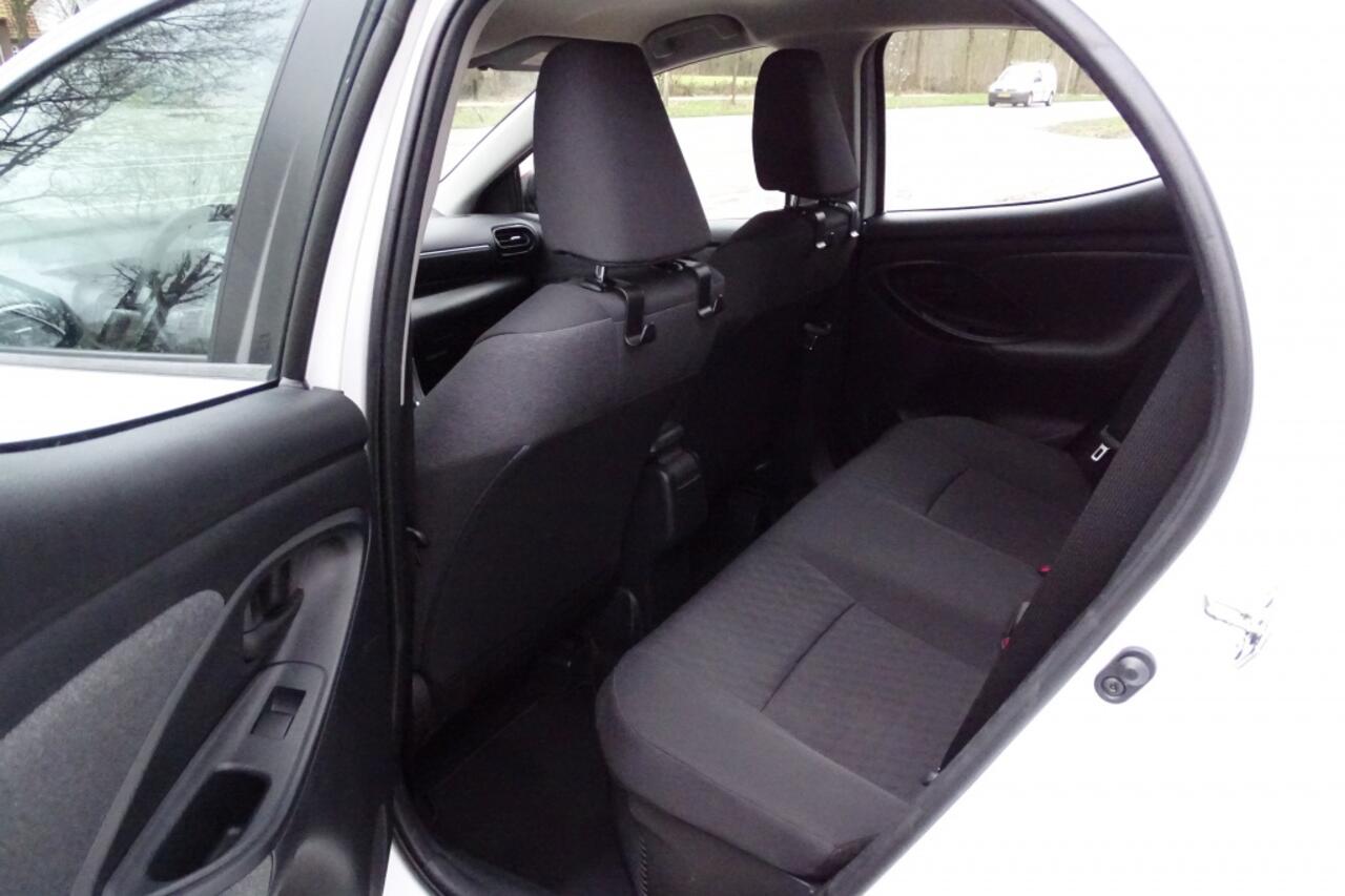 Toyota YARIS 1.5 Hyb. Dynamic CLIMA LED VERL 1e eig