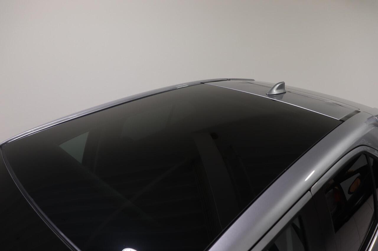 Toyota YARIS Cross 1.5 Hybrid Executive, Stoel & Stuur Verwarming, Keyless, 360 Camera, BSM, Panodak!