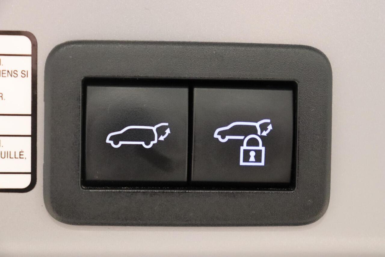 Toyota YARIS Cross 1.5 Hybrid Executive, Stoel & Stuur Verwarming, Keyless, 360 Camera, BSM, Panodak!