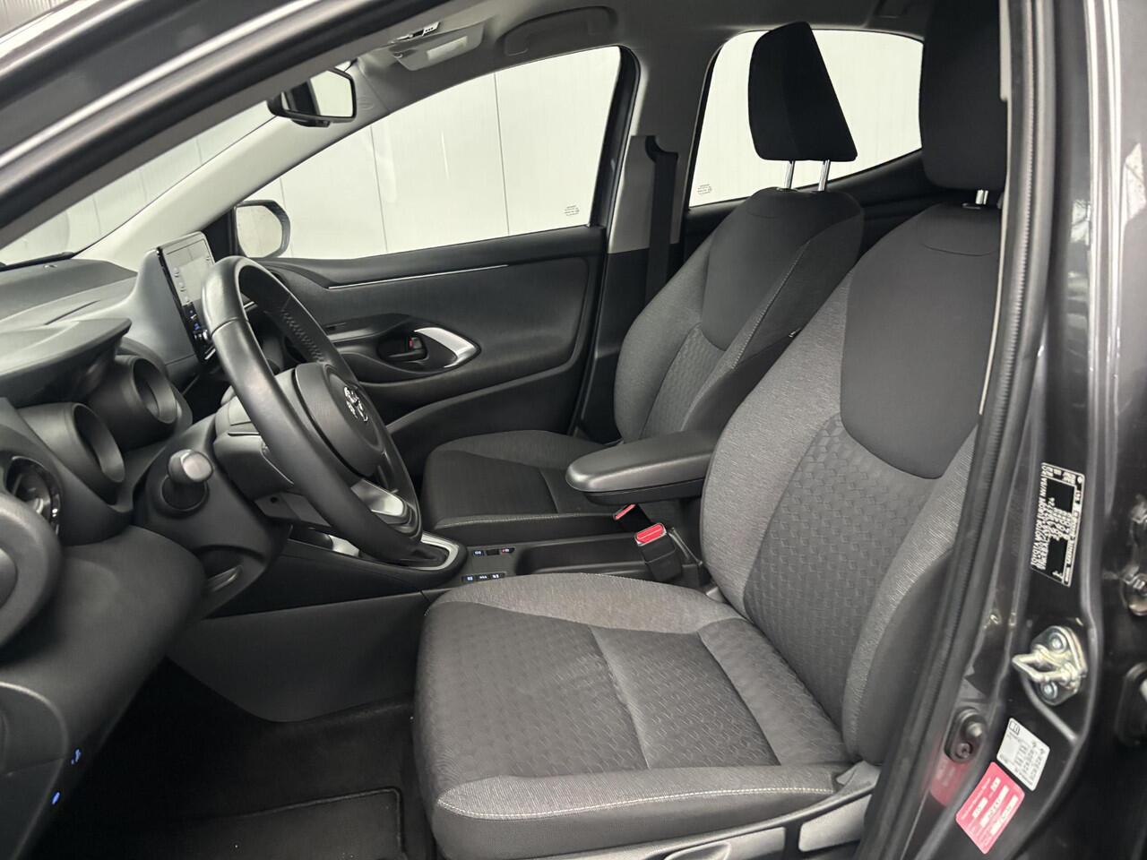 Toyota YARIS 1.5 Hybrid Dynamic APPLE CARPLAY/ANDROID AUTO, STOELVERWARMING!!!