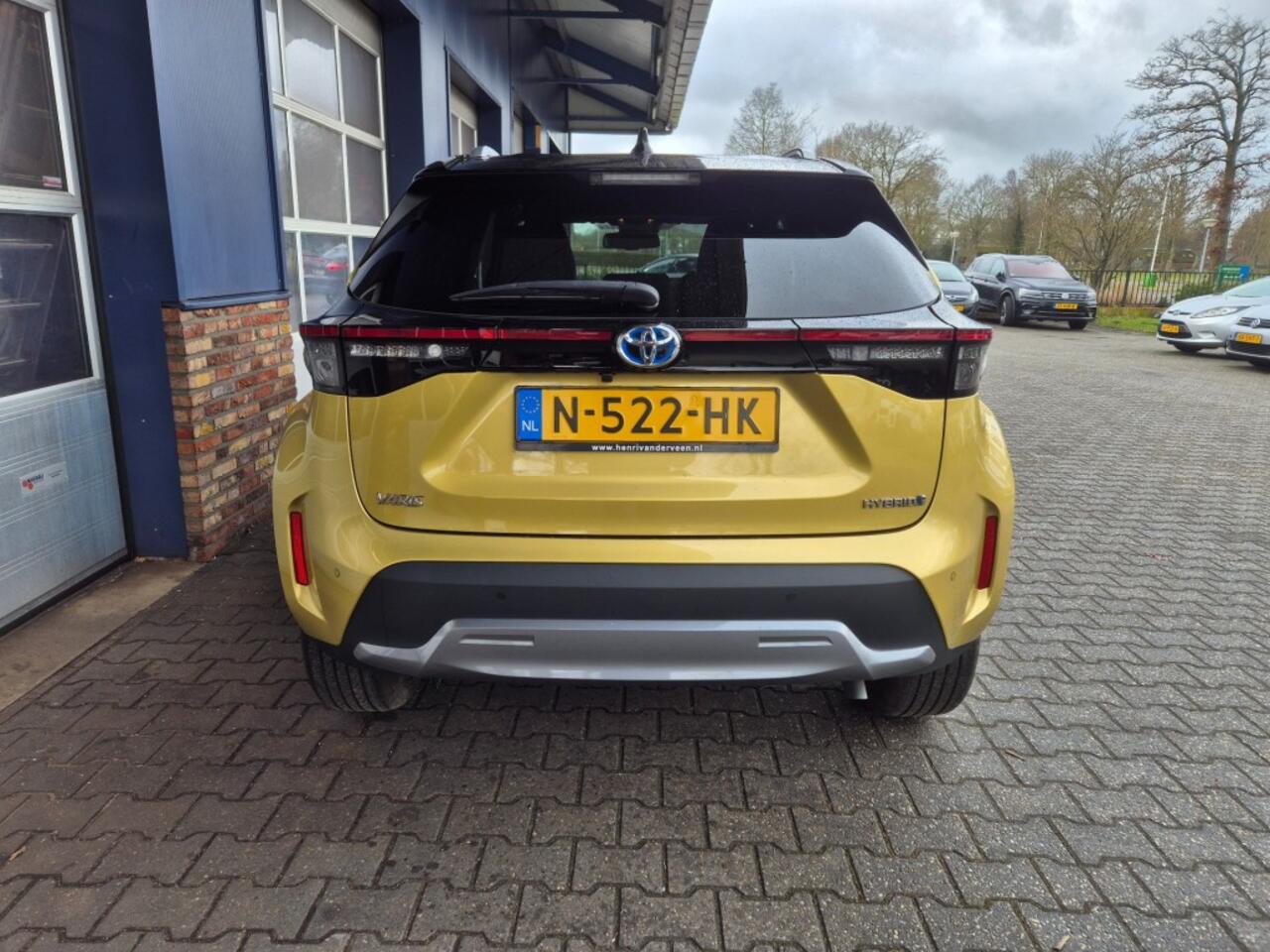 Toyota YARIS 1.5 HYBRID LAUNCHE EDITION, CAMERA, CARPLAY, STUUR/STOEL VERWARMING, HEAD UP, ALL IN PRIJS!