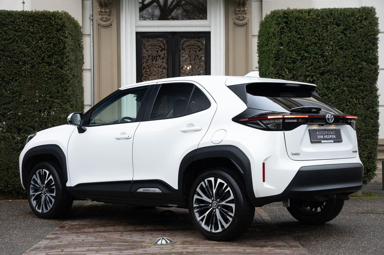 Toyota YARIS Cross 1.5 Hybrid Dynamic 360 CAM | HALF LEDER | ADAPTIVE | KEYLESS | CARPLAY