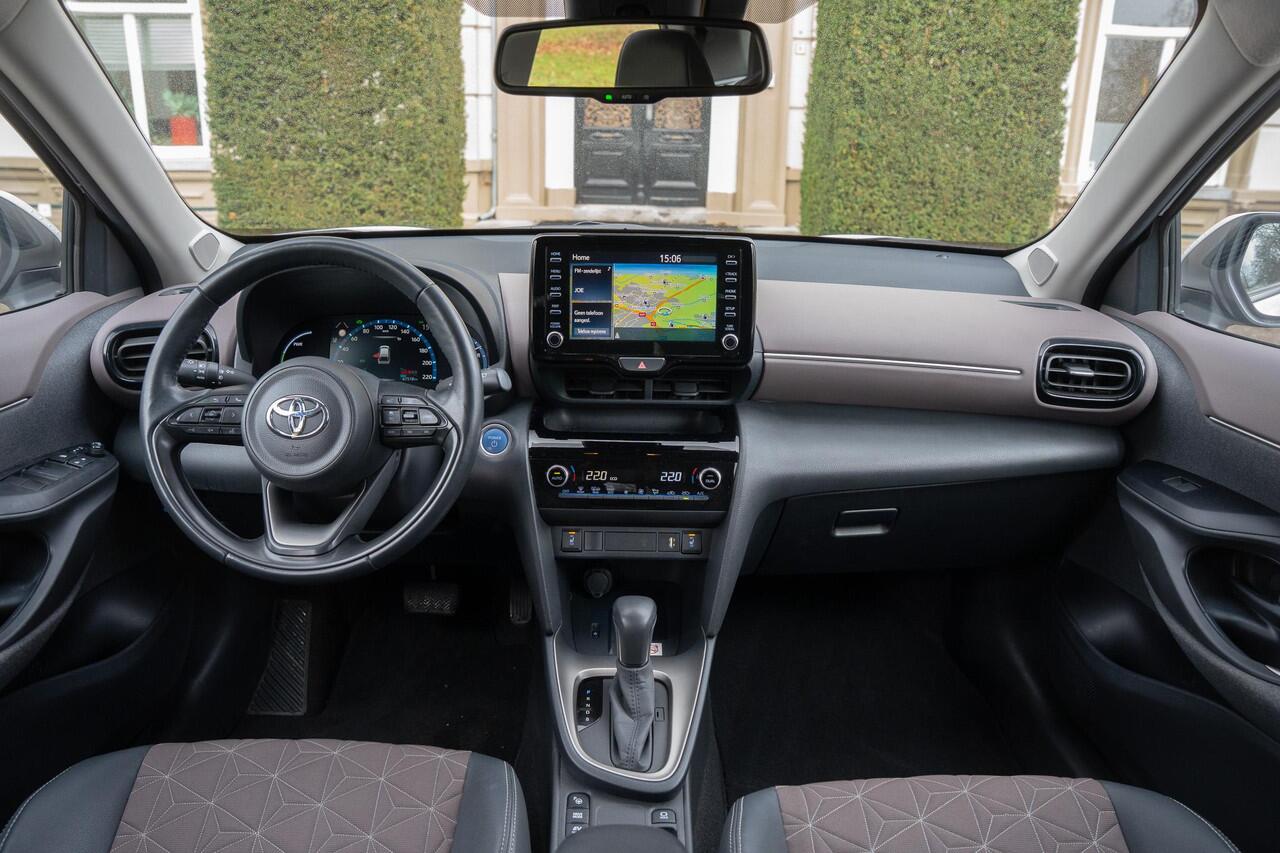 Toyota YARIS Cross 1.5 Hybrid Dynamic 360 CAM | HALF LEDER | ADAPTIVE | KEYLESS | CARPLAY