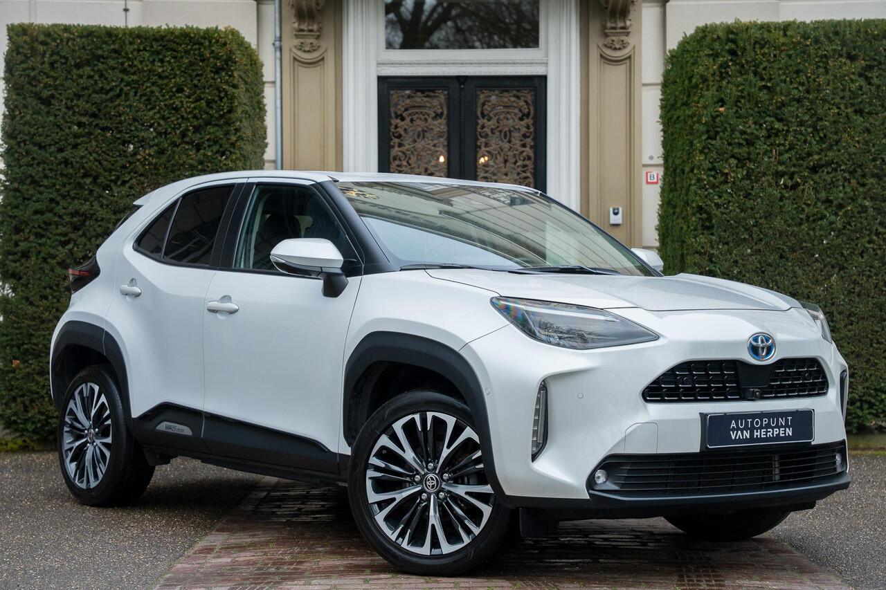 Toyota YARIS Cross 1.5 Hybrid Dynamic 360 CAM | HALF LEDER | ADAPTIVE | KEYLESS | CARPLAY