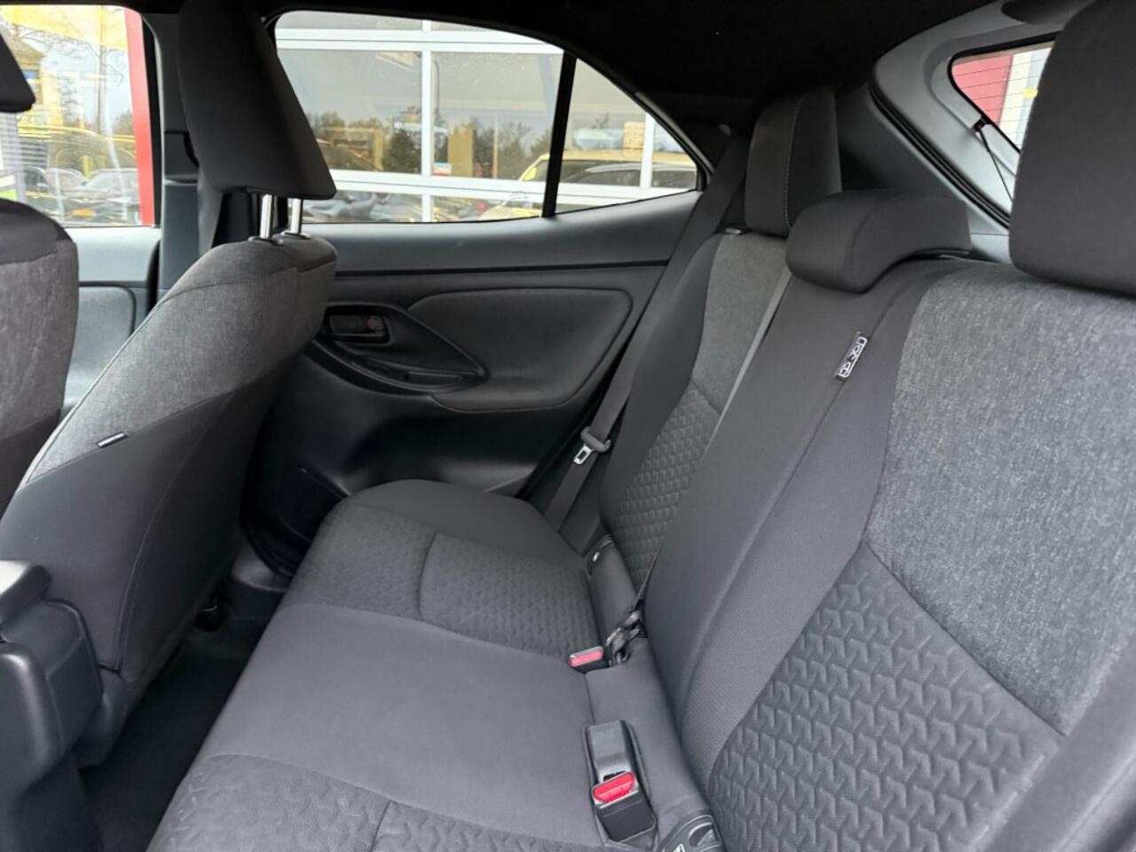 Toyota YARIS 1.5 HYBRID FIRST EDITION AUTOMAAT!