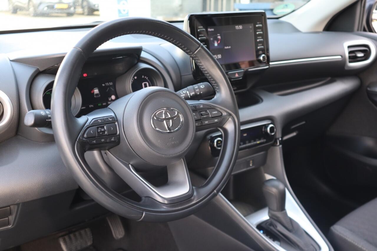 Toyota YARIS 1.5 Hybrid Dynamic Blindspot | Carplay