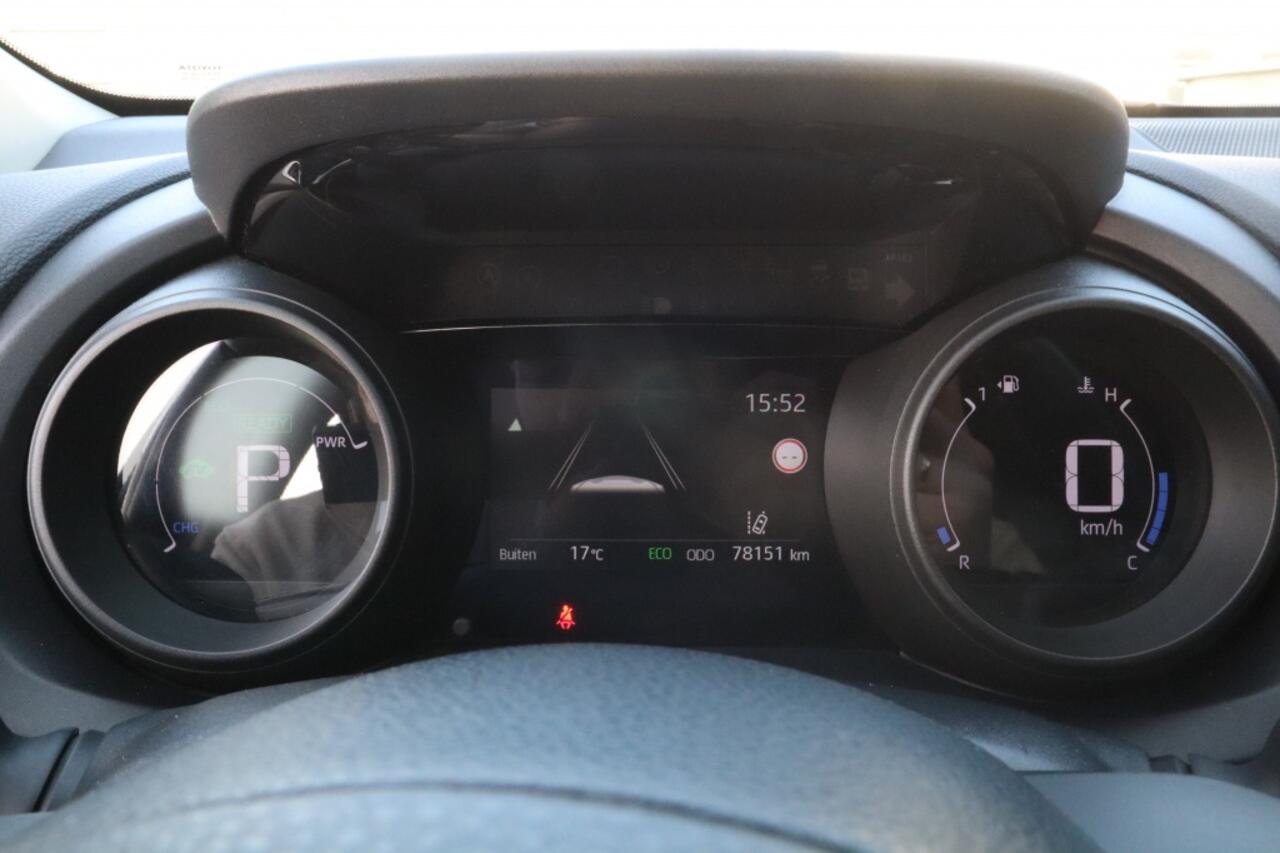 Toyota YARIS 1.5 Hybrid Dynamic Blindspot | Carplay