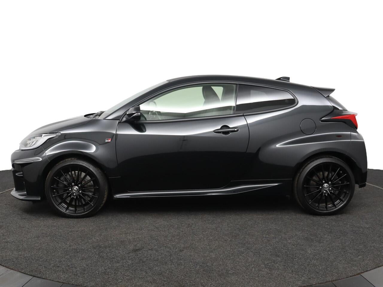 Toyota YARIS 1.6 GR Premium | 4WD | 261 PK | Apple carplay | Stuur en stoelverwarming |