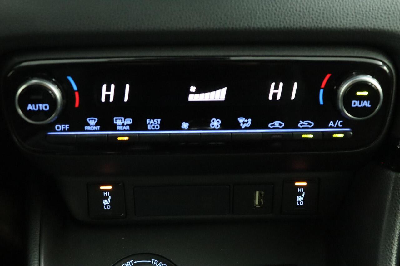 Toyota YARIS 1.6 GR Premium | 4WD | 261 PK | Apple carplay | Stuur en stoelverwarming |