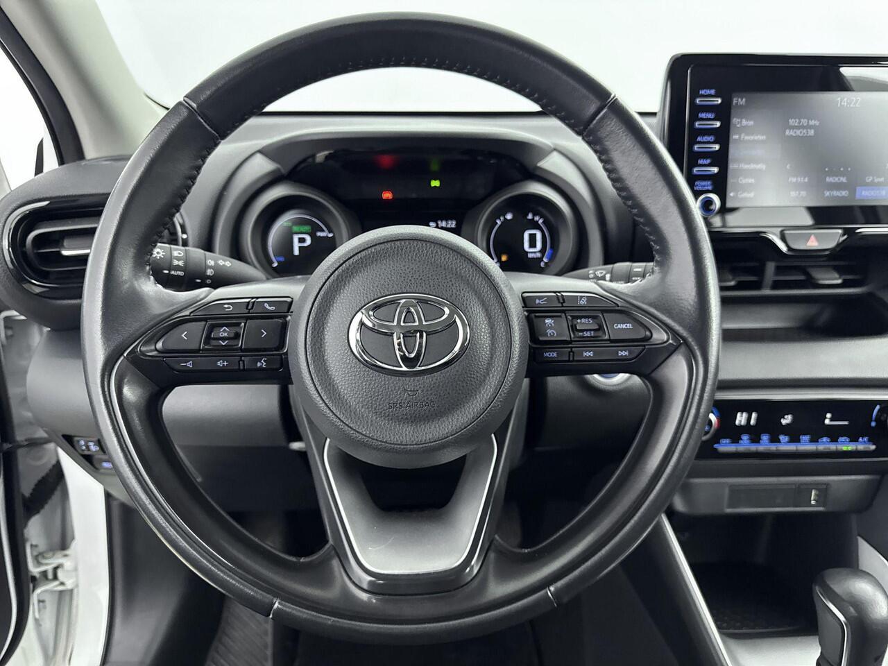 Toyota YARIS 1.5 Hybrid Dynamic | airco automatisch | Apple Carplay/Android | Autonomous Emergency Braking | bots herkenning en activatie | cruise control adaptief | LED koplampen | lichtmetalen velgen 16" |