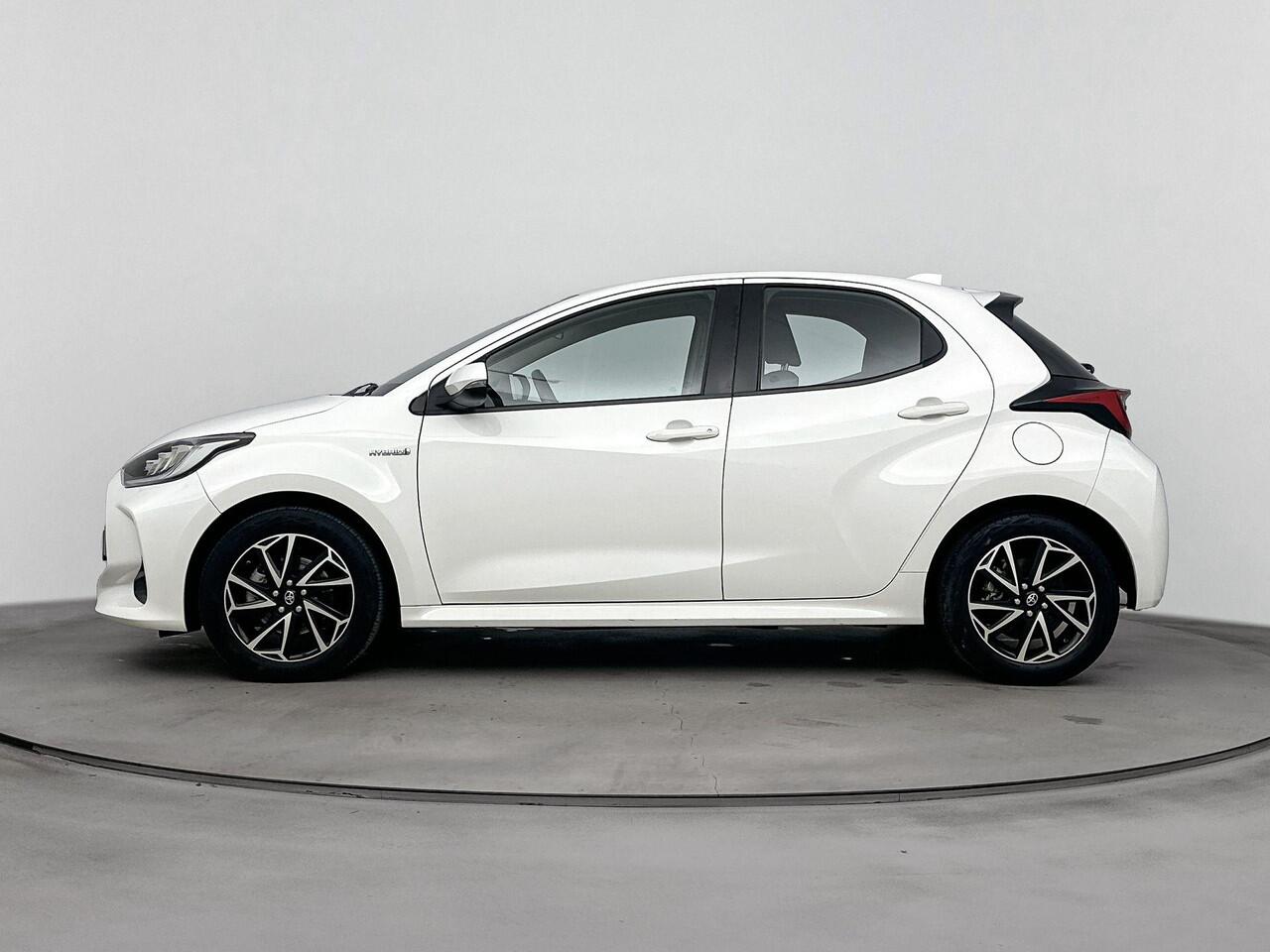 Toyota YARIS 1.5 Hybrid Dynamic | airco automatisch | Apple Carplay/Android | Autonomous Emergency Braking | bots herkenning en activatie | cruise control adaptief | LED koplampen | lichtmetalen velgen 16" |