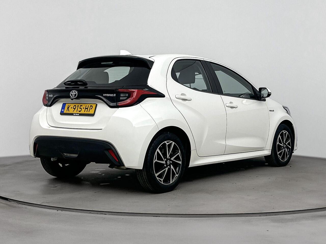 Toyota YARIS 1.5 Hybrid Dynamic | airco automatisch | Apple Carplay/Android | Autonomous Emergency Braking | bots herkenning en activatie | cruise control adaptief | LED koplampen | lichtmetalen velgen 16" |