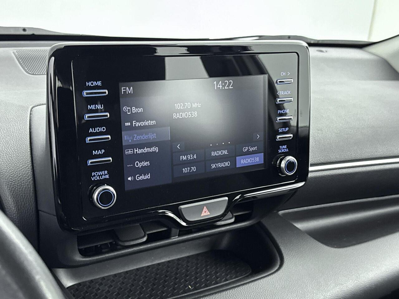 Toyota YARIS 1.5 Hybrid Dynamic | airco automatisch | Apple Carplay/Android | Autonomous Emergency Braking | bots herkenning en activatie | cruise control adaptief | LED koplampen | lichtmetalen velgen 16" |